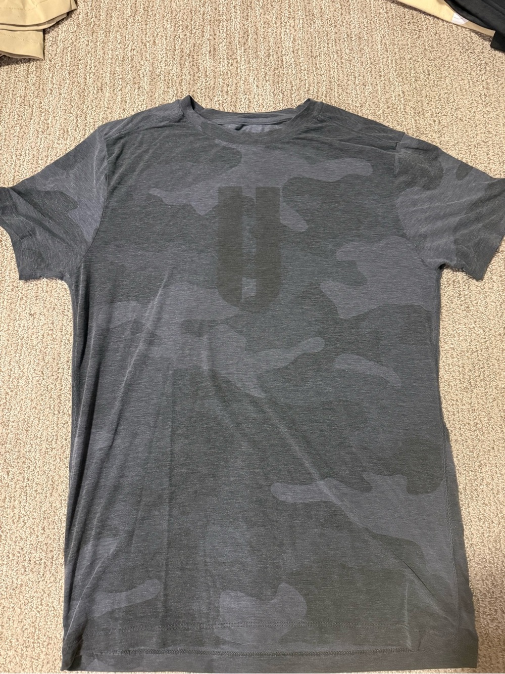 NOBULL Men's Charcoal Camouflage Short Sleeve Tee